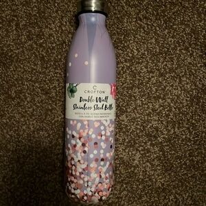 Stainless steel water bottle